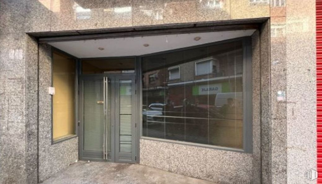 Retail for rent at Calle Ángel Alcazar, 8, Talavera de la Reina, Toledo, 45600 with window, fixture, wood, door, facade, composite material, real estate, glass, automotive exterior and concrete around