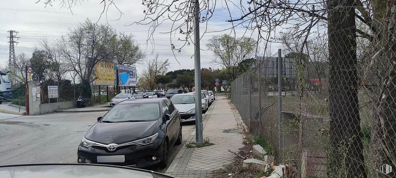 Suelo en alquiler en Calle Herramientas, 3, Leganés, Madrid, 28918 con coche, neumático, vehículo terrestre, rueda, vehículo, planta, cielo, retrovisor lateral para automóviles, nube y capó alrededor