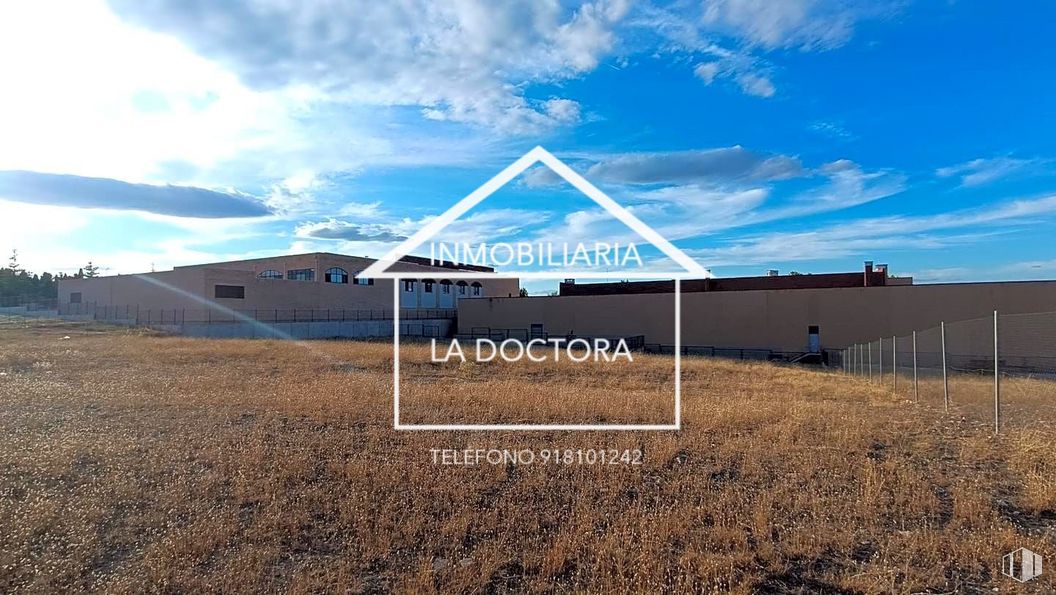 Suelo en venta en Calle Ermita de San Juan, Navalcarnero, Madrid, 28600 con edificio, nube, cielo, paisaje natural, planta, lote de terreno, pendiente, fuente, llano y pradera alrededor