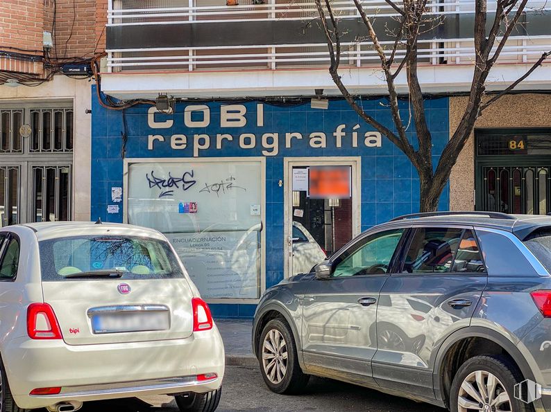 Local en venta en Calle Lérida, 84, Tetuán, Madrid, 28020 con rueda, coche, neumático, luz de estacionamiento, vehículo terrestre, vehículo, matrícula del vehículo, ventana, iluminación del automóvil y vehículo de motor alrededor