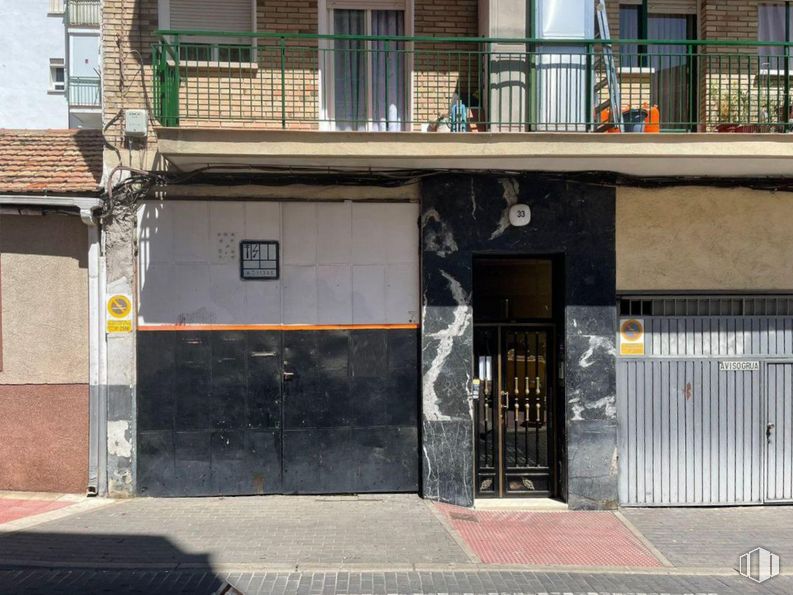 Local en venta en Casco urbano, San Sebastián de los Reyes, Madrid, 28700 con puerta, ventana, edificio, asfalto, accesorio, madera, superficie de la carretera, bienes inmuebles, fachada y casa alrededor