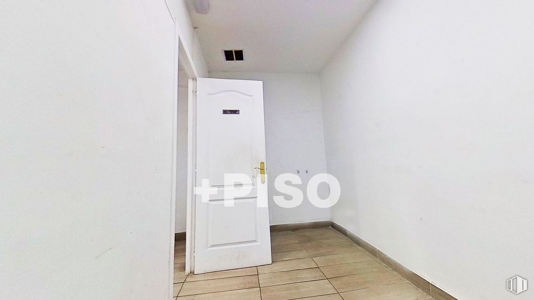 Local en venta en Lista, Salamanca, Madrid, 28006 con puerta, edificio, accesorio, casa, madera, suelo, suelos, material compuesto, cuarto de baño y ferretería doméstica alrededor