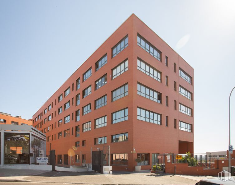 Oficina en venta en Edificio B, Calle Aguacate, 41, Carabanchel, Madrid, 28044 con edificio, cielo, día, propiedad, ventana, condominio, diseño urbano, bloque de torre, luz de la calle y edificio comercial alrededor