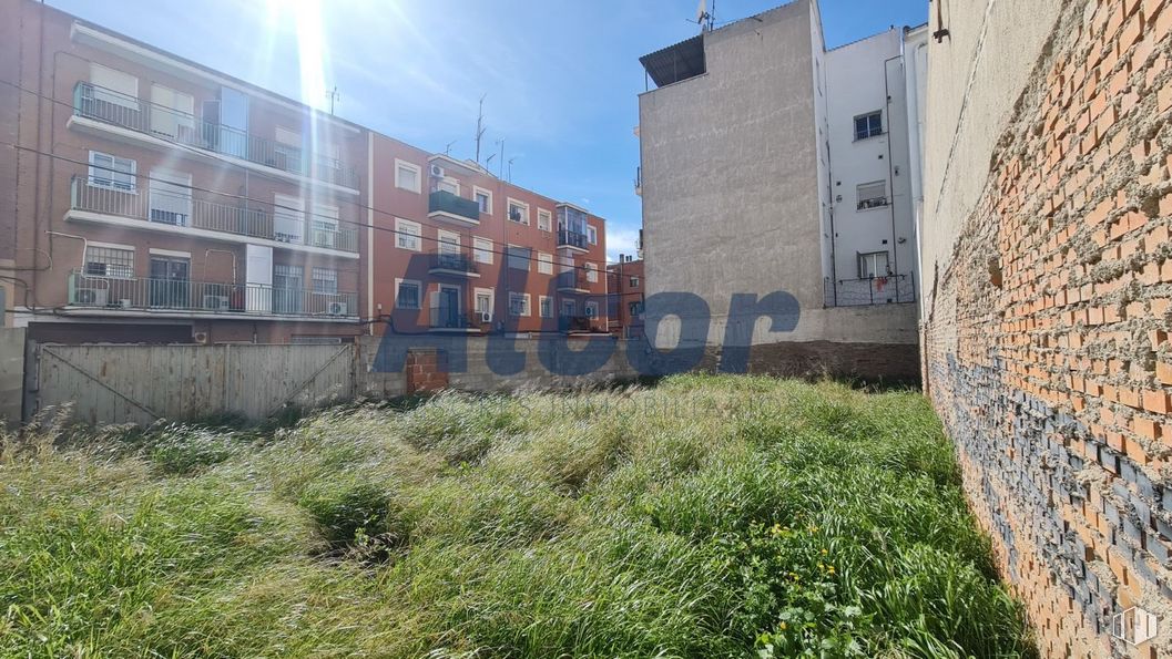 Suelo en venta en Calle Gregorio Ortiz, Villaverde, Madrid, 28021 con planta, cielo, edificio, ventana, lote de terreno, diseño urbano, nube, hierba, zona residencial y inmobiliario alrededor