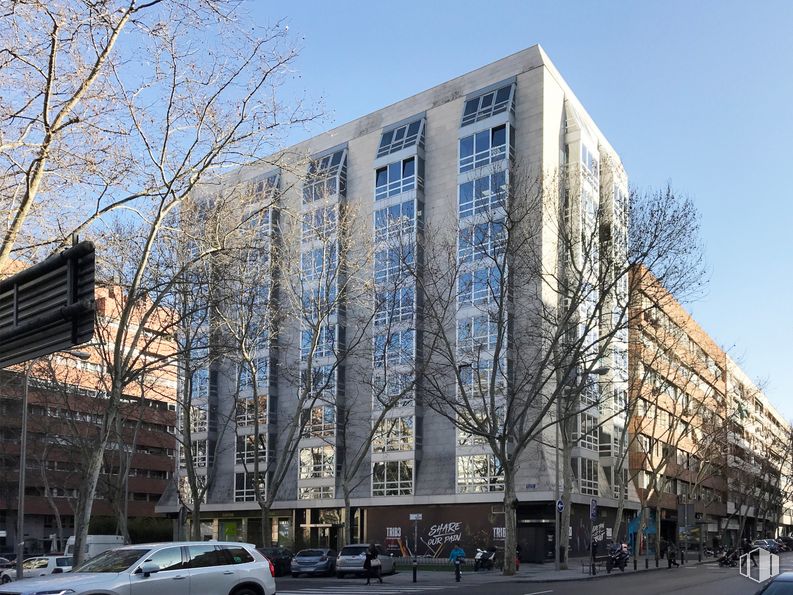 Oficina en alquiler en Calle Basílica, 19, Tetuán, Madrid, 28020 con edificio, cielo, tiempo de día, propiedad, ventana, árbol, rascacielos, condominio, diseño urbano y bloque de pisos alrededor