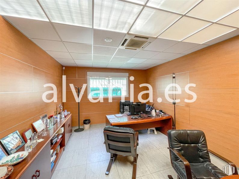 Industrial for sale at Zona San José de Valderas, Leganés, Madrid, 28918 with chair, window, desk, furniture, interior design, flooring, ceiling, floor, table and office chair around