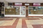 Retail for rent at Calle Gutiérrez Canales, 1, San Blas - Canillejas, Madrid, 28022 with door, advertising, restaurant and cleanliness around