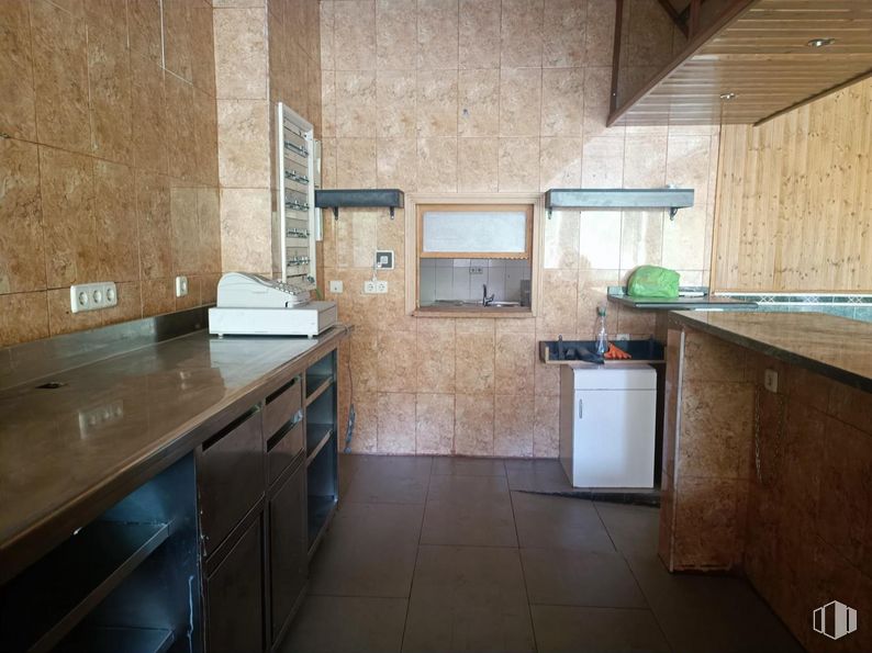 Retail for sale at Avenida Velázquez, 4, Rivas-Vaciamadrid, Madrid, 28521 with cabinetry, countertop, kitchen sink, furniture, sink, property, tap, building, kitchen and kitchen appliance around