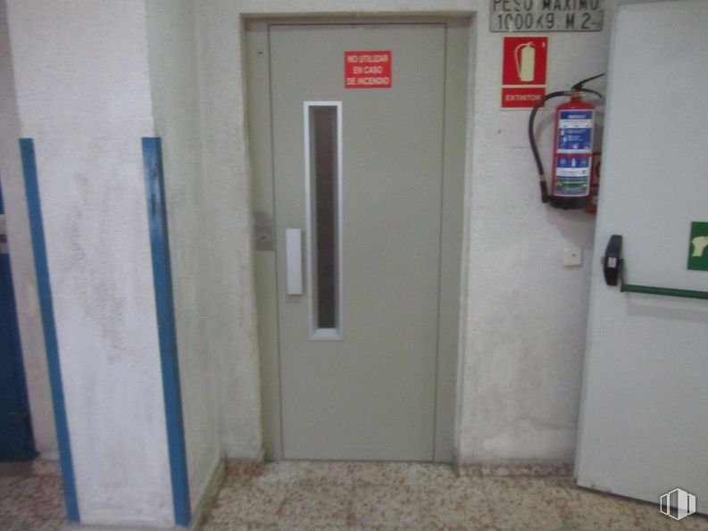 Oficina en venta en Calle Lenguas, 16, Villaverde, Madrid, 28021 con accesorio, gas, teléfono, madera, pintura, máquina, suministro eléctrico, telefonía, material compuesto y dispositivo de comunicación alrededor