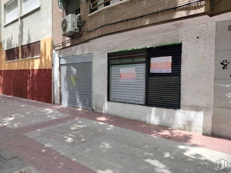 Retail for sale & for rent at Calle Arboleda, 21, Getafe, Madrid, 28901 with window, road surface, brickwork, brick, asphalt, sidewalk, neighbourhood, building, road and city around