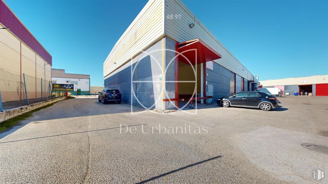 Industrial for sale & for rent at Poligono Rompecubas, Valdemoro, Madrid, 28341 with car, parking, parking lot, automotive tail & brake light and subcompact car around