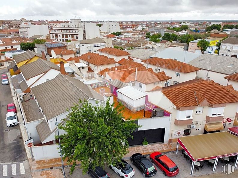 Local en venta en Calle Santa Rosa de Lima, Quintanar de la Orden, Toledo, 45800 con vehículo de juguete, mesa, cielo, edificio, propiedad, ventana, coche, nube, neumático y rueda alrededor