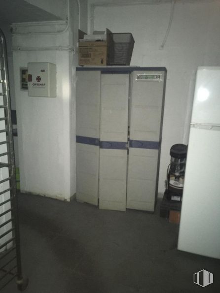 Local en alquiler en Calle Toledo, Centro, Madrid, 28005 con refrigerador, ebanistería, accesorio, puerta, edificio, gas, suelos, casa, madera y techo alrededor