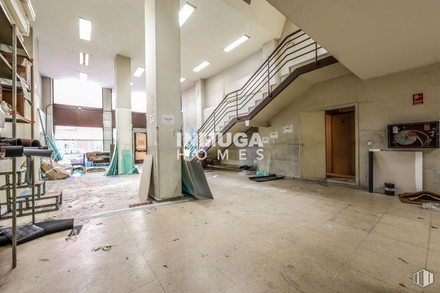 Local en venta en Calle Murcia, Arganzuela, Madrid, 28045 con puerta, suelos, suelo, madera, techo, interiorismo, material compuesto, suelo de baldosas, material de construcción y hormigón alrededor