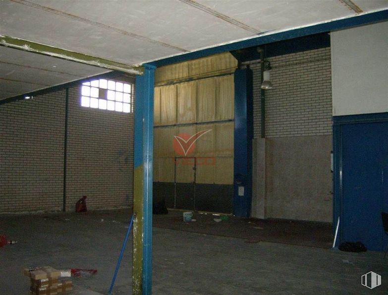 Industrial for rent at Polígono Palancares, Cuenca, 16004 with window, building, door, flooring, shade, fixture, floor, gas, field house and basketball hoop around