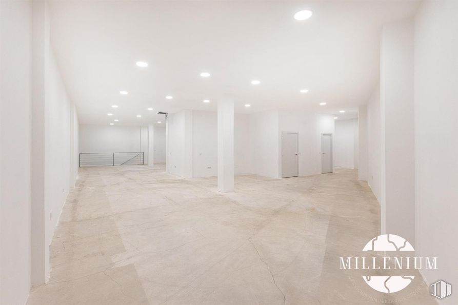 Local en venta en Zona Centro, San Fernando de Henares, Madrid, 28830 con edificio, madera, interiorismo, arte, suelos, suelo, hall, casa, vidrio y techo alrededor