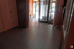 Retail for rent at Zona Plaza de Toros, Cuenca, 16003 with door, brown, fixture, wood, tile flooring, floor, flooring, hardwood, wood stain and hall around