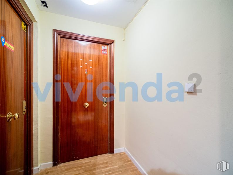 Oficina en venta en Calle Drácena, Chamartín, Madrid, 28016 con puerta, accesorio, madera, pintura, edificio, suelo, tinte para madera, suelos, cerrojo muerto y asa alrededor