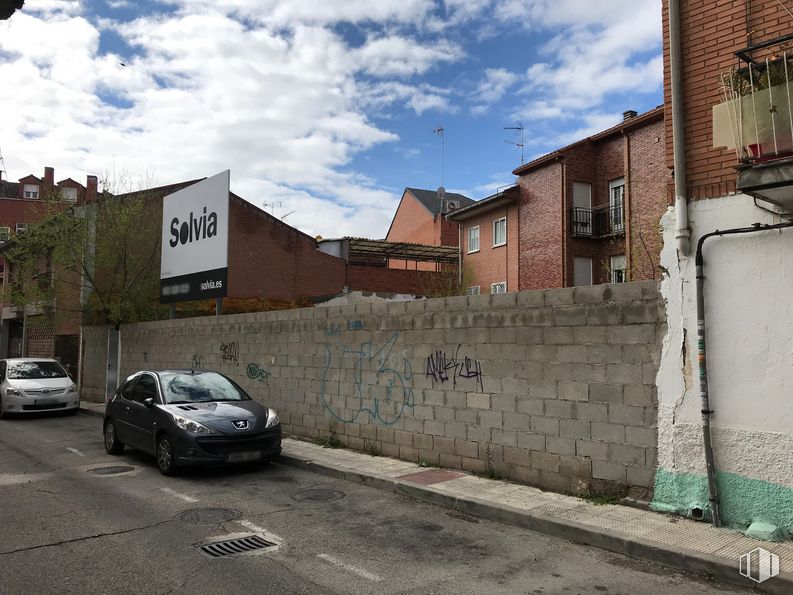 Suelo en venta en Calle San Pedro, 66, Coslada, Madrid, 28820 con coche, edificio, nube, cielo, vehículo, neumático, rueda, ventana, superficie de carretera y vehículo motorizado alrededor