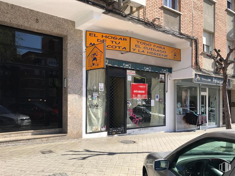 Local en venta en Calle Serena, 5, Leganés, Madrid, 28915 con coche, propiedad, ventana, edificio, vehículo, accesorio, puerta, fachada, fuente y tintes y matices alrededor