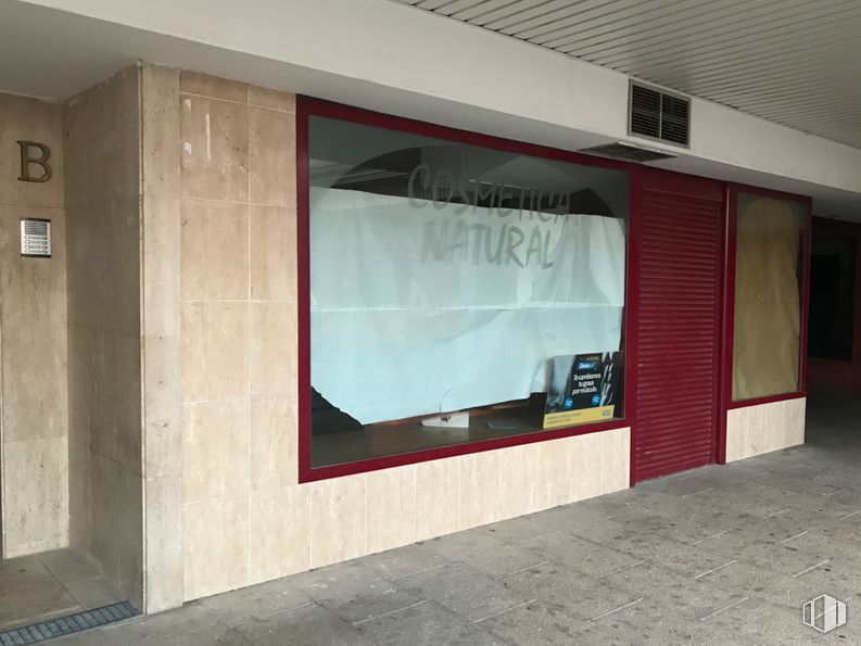 Local en alquiler y venta en Calle Santa Susana, 4, Torres de la Alameda, Madrid, 28813 con suelo, accesorio, piso, edificio, exterior automotriz, fachada, sombra, material compuesto, techo y rectángulo alrededor