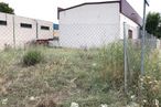 Land for sale at Calle Pozo, 14, Paracuellos de Jarama, Madrid, 28860 with house, plant, property, sky, tree, land lot, vegetation, building, grass and wire fencing around