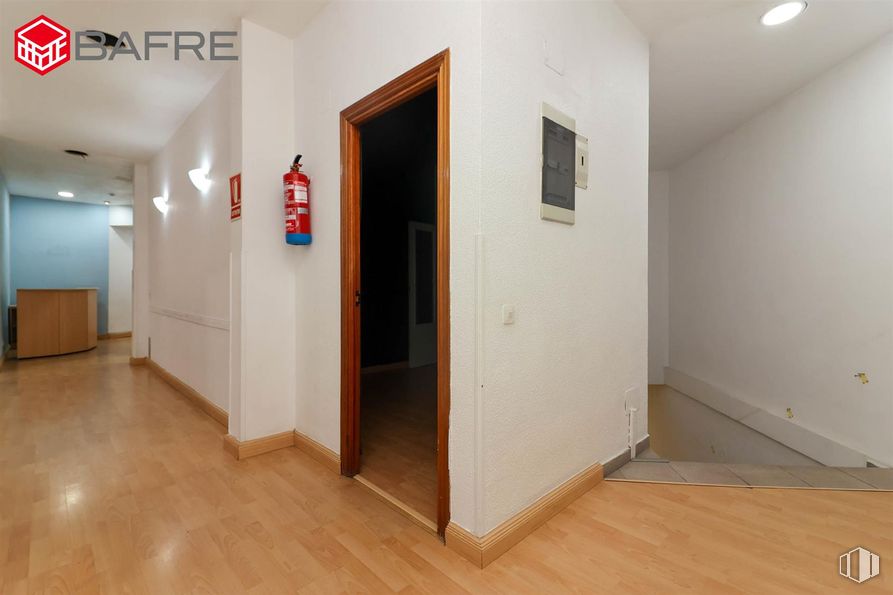 Local en venta en Casco antiguo, San Sebastián de los Reyes, Madrid, 28700 con puerta, accesorio, madera, hall, suelos, suelo, madera dura, techo, suelo laminado y tinte para madera alrededor