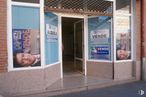 Retail for sale & for rent at Zona Sur, Ávila, 05002 with person, fixture, gas, facade, brick, city, poster, building material, advertising and signage around