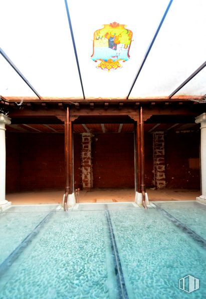 Retail for sale & for rent at Calle Miguel Fluiters, Guadalajara, 19001 with azure, lighting, swimming pool, shade, leisure, wood, tints and shades, symmetry, flooring and ceiling around