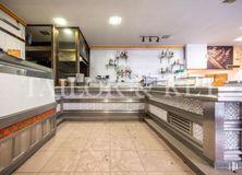 Local en venta en Calle Orense, Tetuán, Madrid, 28020 con encimera, alumbrado, interiorismo, suelos, suelo, pared, edificio, inmobiliario, madera y casa alrededor