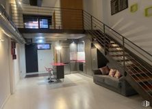 Oficina en alquiler y venta en Barrio Guindalera, Salamanca, Madrid, 28028 con sofá, mesa, interiorismo, suelos, suelo, hall, escaleras, madera, pared y inmobiliario alrededor