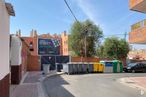 Land for sale at Calle Sal, 32, Parla, Madrid, 28980 with car, building, property, sky, cloud, road surface, asphalt, vehicle, urban design and tree around