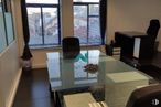 Office for rent at Zona Universidad - Malasaña, Centro, Madrid, 28015 with window, window blind, table, table top, building, interior design, wood, living room, floor and flooring around