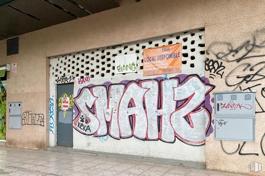 Local en alquiler y venta en Avenida Levante, Rivas-Vaciamadrid, Madrid, 28529 con escritura, graffiti, arte, edificio, pintura, pared, fuente, ladrillo, fachada y tintes y matices alrededor