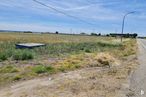 Land for sale at Zona N-403a, Escalona, Toledo, 45910 with street light, cloud, sky, plant, land lot, natural landscape, overhead power line, grass, electricity and grassland around