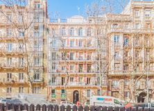 Retail for sale at Calle Velázquez, Salamanca, Madrid, 28006 with car, license plate, building, sky, window, architecture, neighbourhood, urban design, facade and city around