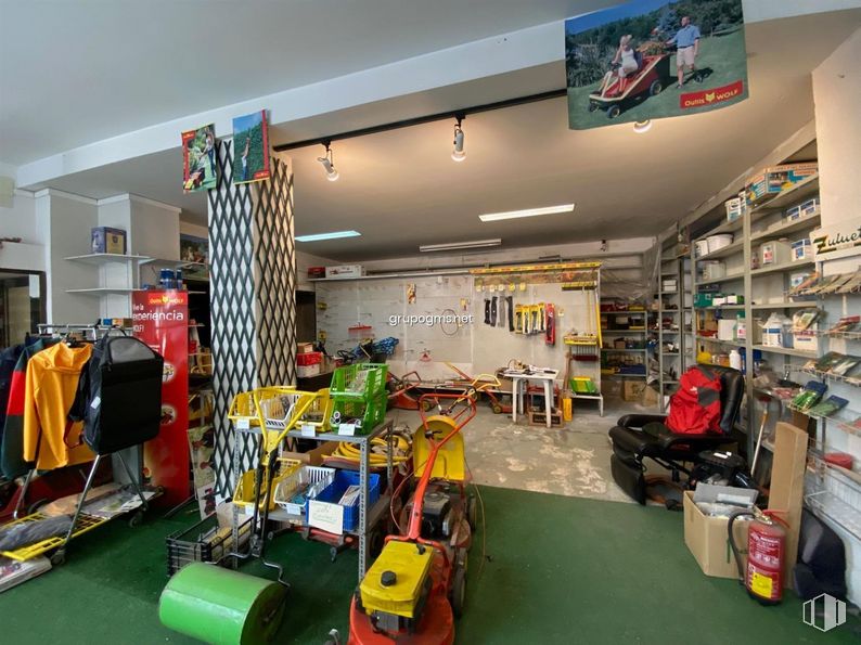 Retail for sale at Zona San Millán, Segovia, 40002 with luggage & bags, toy vehicle, interior design, shelf, building, retail, flooring, service, shelving and room around