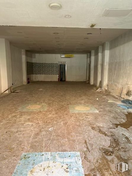 Local en venta en Calle Marqués Viana, Tetuán, Madrid, 28039 con propiedad, suelos, suelo, línea, pared, accesorio, material compuesto, material de construcción, hormigón y tintes y matices alrededor