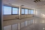 Office for rent at Zona El Pinar - Punta Galea, Las Rozas de Madrid, Madrid, 28230 with window, fixture, interior design, building, floor, flooring, shade, hall, house and glass around