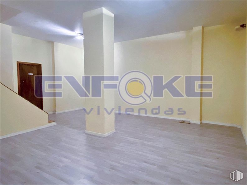 Local en venta en Calle Corregidor Juan Francisco de Luján, Moratalaz, Madrid, 28030 con puerta, madera, interiorismo, suelos, suelo, hall, arte, edificio, madera dura y fuente alrededor