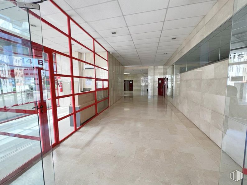 Local en alquiler y venta en Calle Albasanz, San Blas - Canillejas, Madrid, 28037 con accesorio, suelo, suelos, material compuesto, techo, vidrio, edificio, edificio comercial, material de construcción y aluminio alrededor