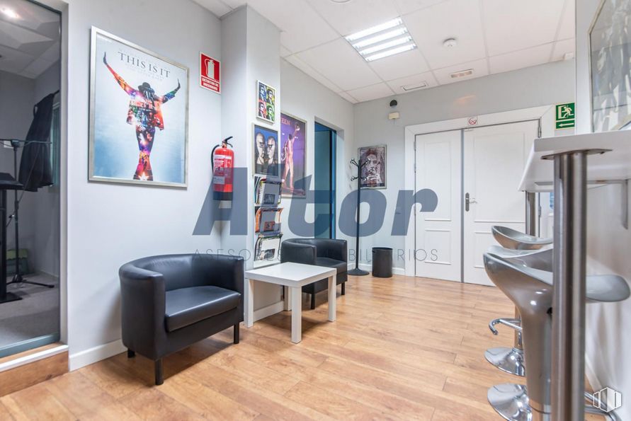 Local en venta en Avenida Pablo Iglesias, Moncloa - Aravaca, Madrid, 28039 con silla, marco, puerta, mesa, lámpara, alumbrado, edificio, interiorismo, accesorio y suelos alrededor