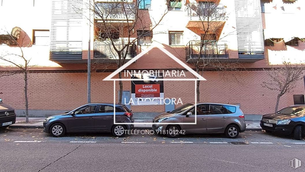 Local en venta en Calle los Nardos, Alcorcón, Madrid, 28925 con coche, luz de estacionamiento, rueda, neumático, vehículo terrestre, vehículo, ventana, vehículo de motor, edificio y iluminación del automóvil alrededor