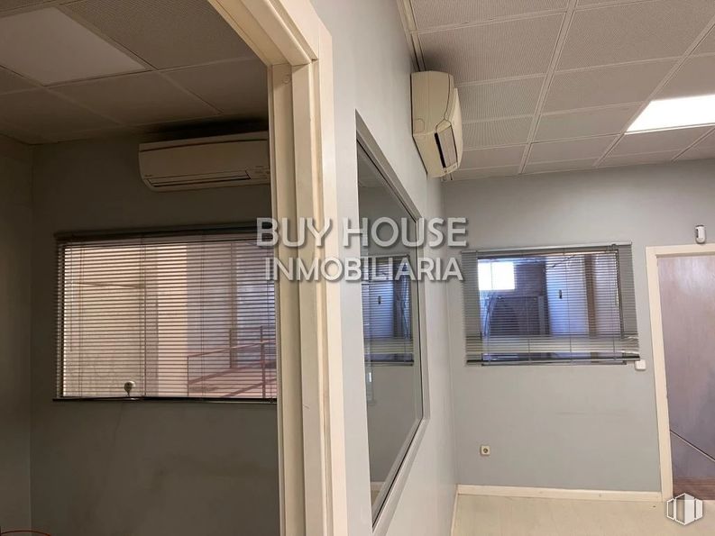 Industrial for sale & for rent at Avenida Gremios, Illescas, Toledo, 45200 with window blind, window, door, light fixture, flooring, ceiling, interior design, floor, room and apartment around