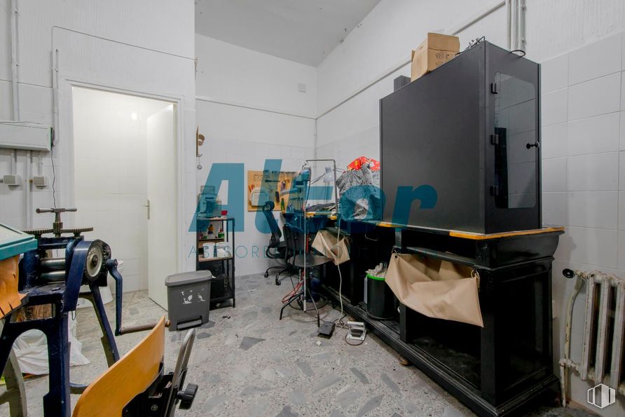 Local en venta en Zona Fuente del Berro, Salamanca, Madrid, 28028 con alumbrado, suelos, techo, máquina, escritorio, ebanistería y aluminio alrededor