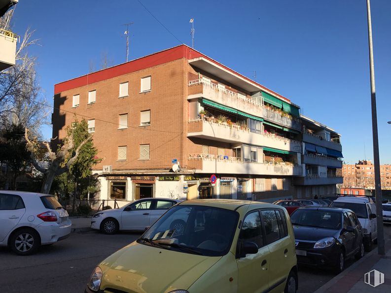 Local en venta en Calle Dinamarca, 8, Fuenlabrada, Madrid, 28942 con coche, rueda, edificio, neumático, luz de estacionamiento automotriz, vehículo terrestre, cielo, vehículo, propiedad y ventana alrededor