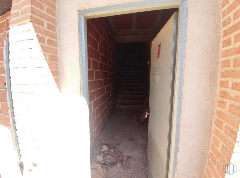 Local en venta en Calle Capitán Miranda, Miguel Esteban, Toledo, 45830 con espejo, madera, edificio, accesorio, albañilería, ladrillo, suelo, material de construcción, pared y material compuesto alrededor