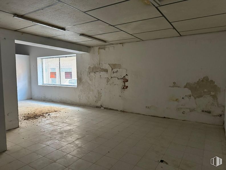 Industrial for sale at Avenida Dos de Mayo, Mocejón, Toledo, 45270 with window, window blind, building, art, flooring, floor, composite material, fixture, wood and ceiling around