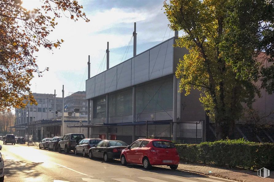 Oficina en venta en Calle Libertad, Móstoles, Madrid, 28936 con coche, luz de estacionamiento, nube, rueda, cielo, planta, vehículo, neumático, iluminación del automóvil y árbol alrededor