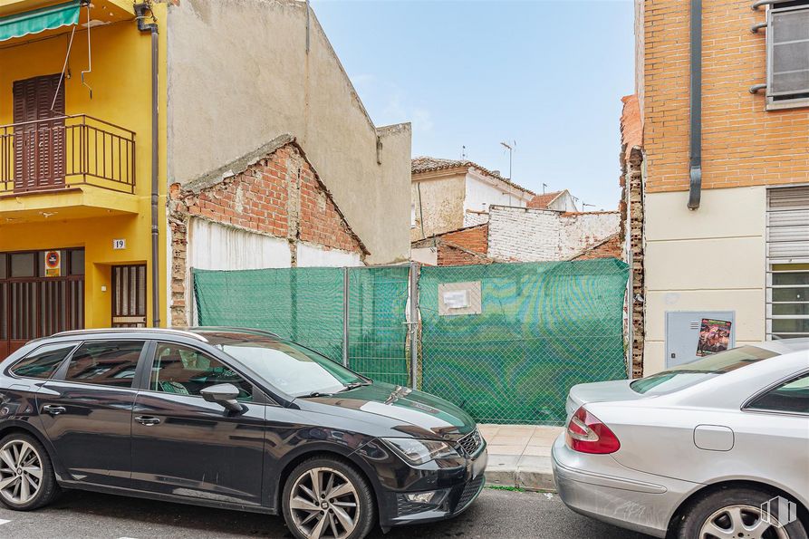 Suelo en venta en Calle Alpechines, 21, San Fernando de Henares, Madrid, 28830 con rueda, coche, ventana, neumático, luz de estacionamiento, vehículo terrestre, vehículo, luces traseras y de freno, iluminación del automóvil y cielo alrededor